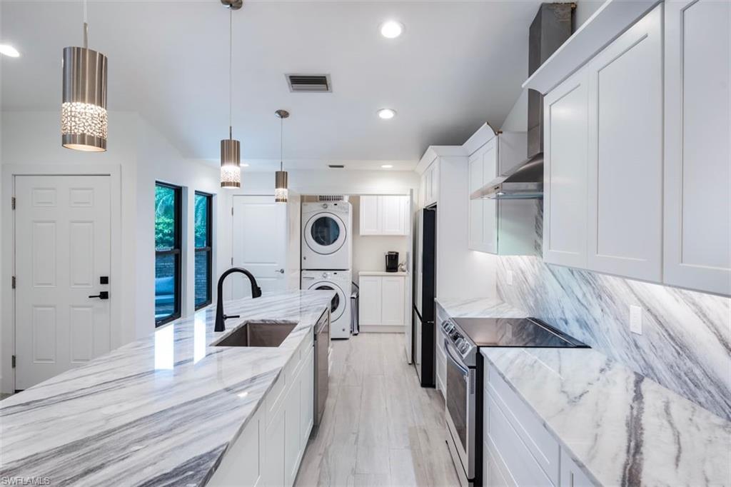 VILLAS OF PARK SHORE - Residential