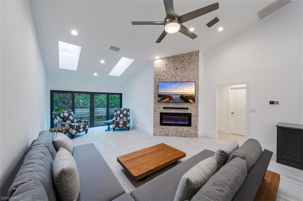 VILLAS OF PARK SHORE - Residential