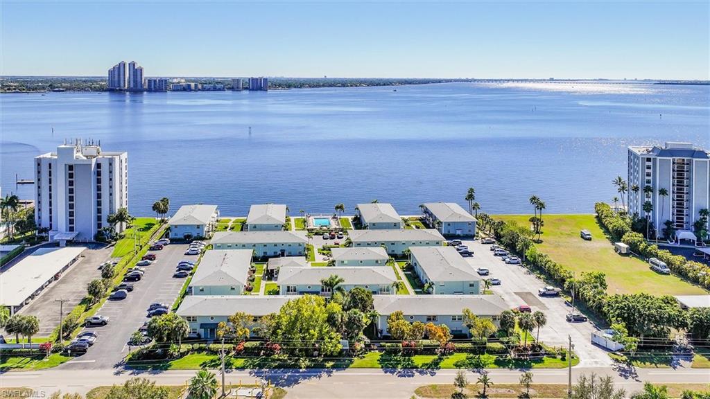 PALMS AT WATERS EDGE - Residential