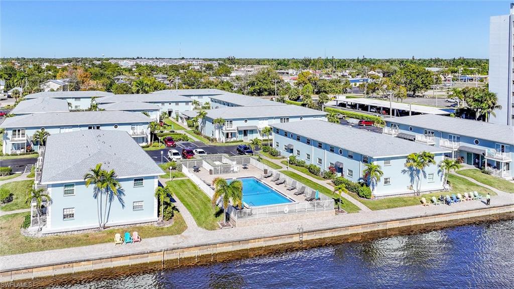 PALMS AT WATERS EDGE - Residential