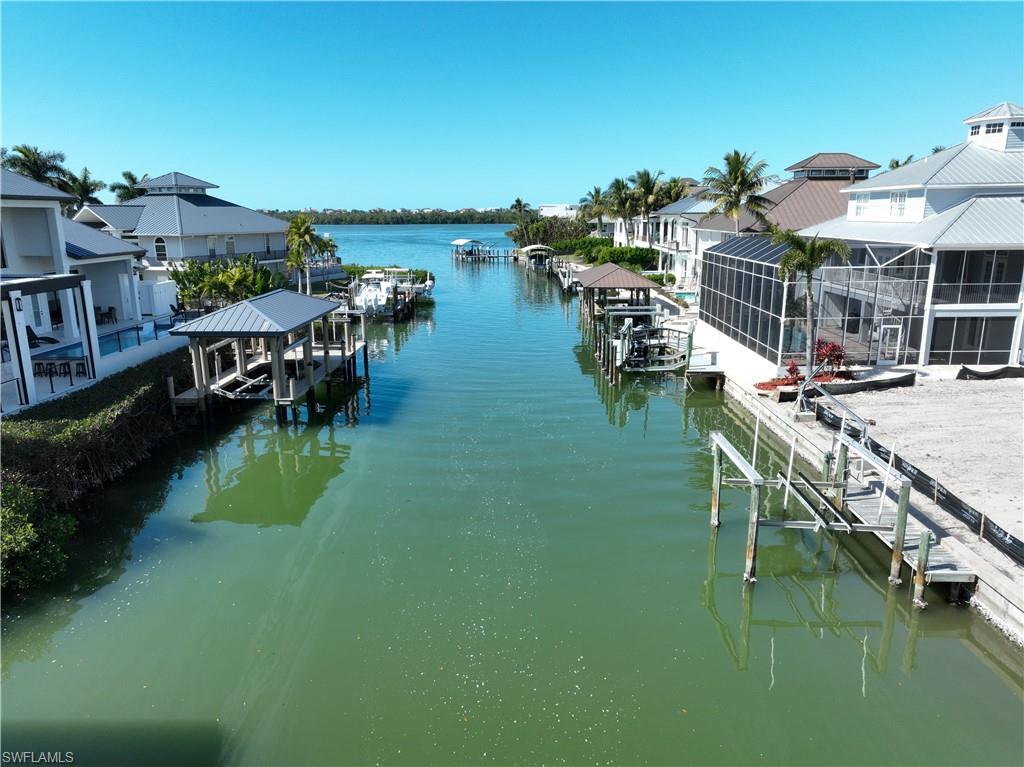 LITTLE HICKORY SHORES - Land