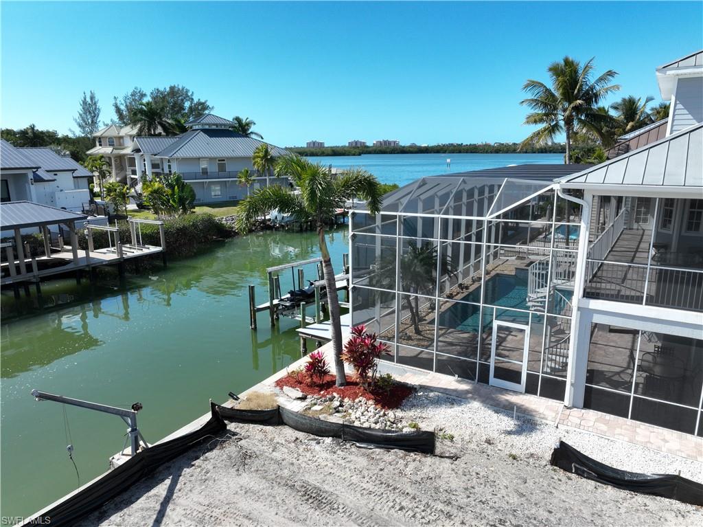 LITTLE HICKORY SHORES - Land