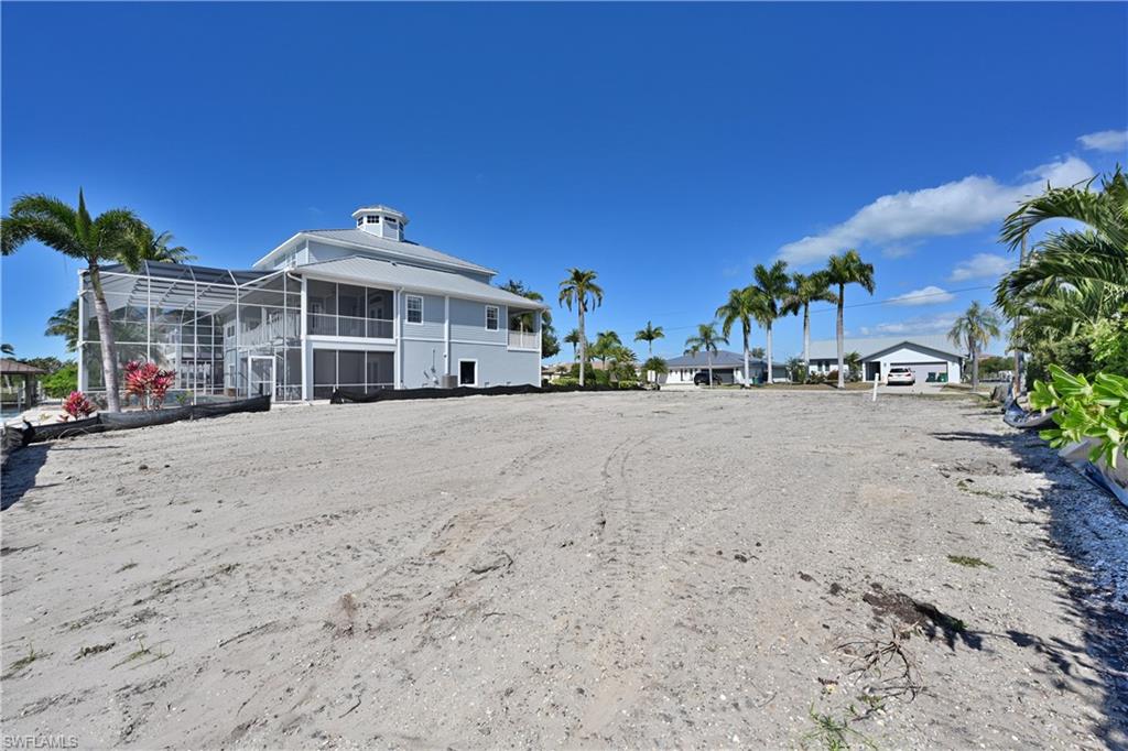 LITTLE HICKORY SHORES - Land