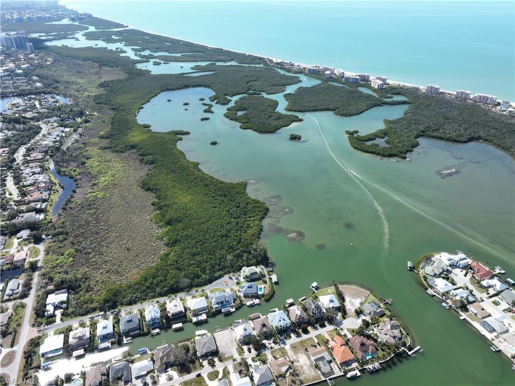 LITTLE HICKORY SHORES - Land