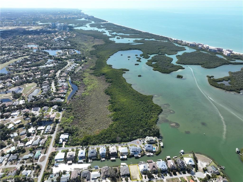 LITTLE HICKORY SHORES - Land