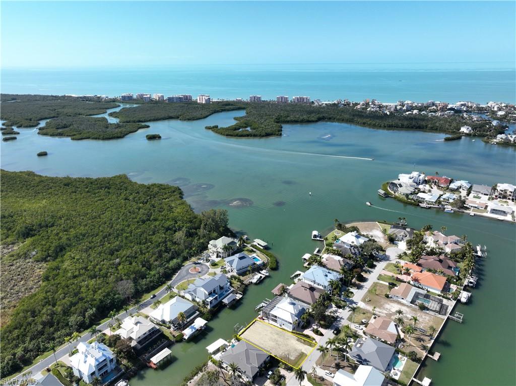 LITTLE HICKORY SHORES - Land