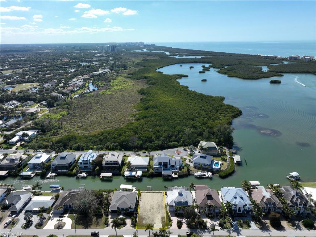 LITTLE HICKORY SHORES - Land