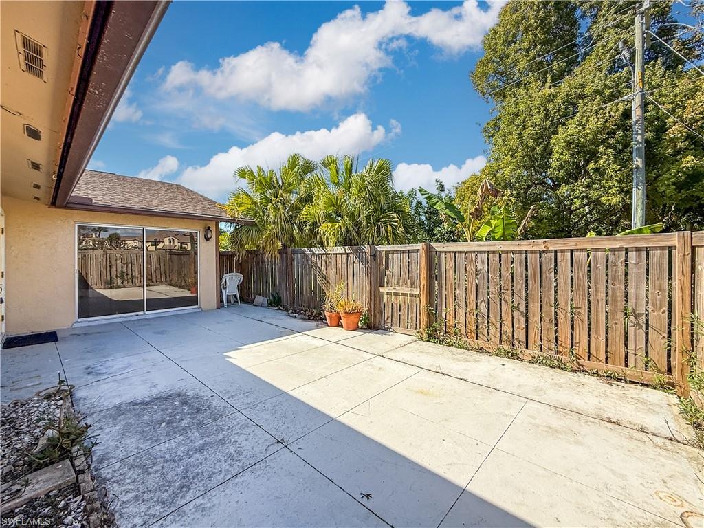 ROYAL WOODS - Residential