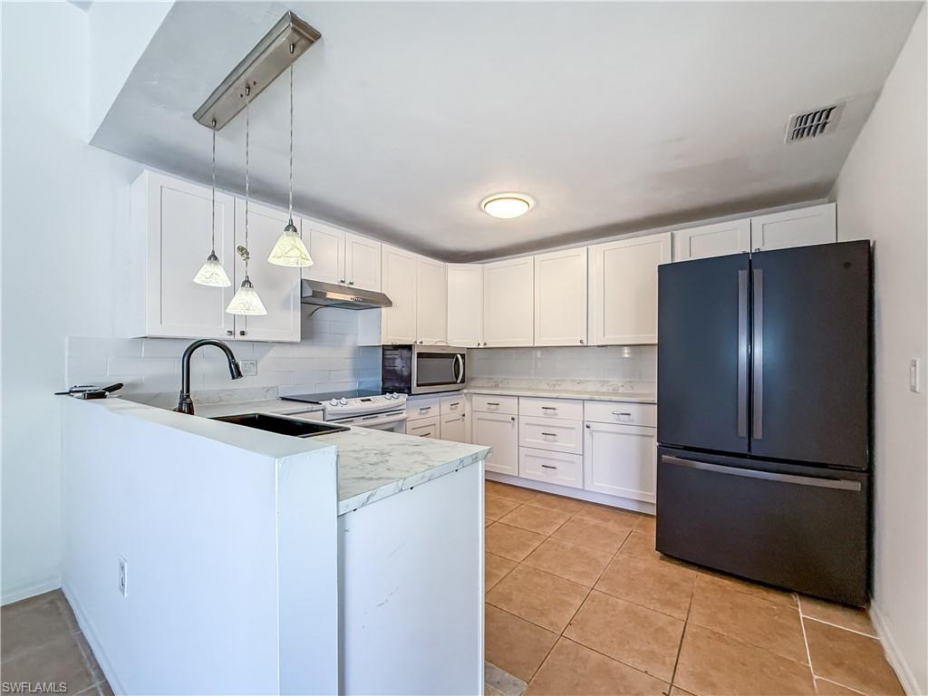 ROYAL WOODS - Residential