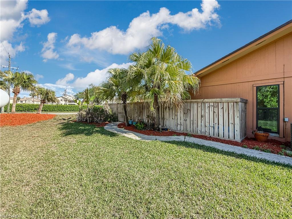 ROYAL WOODS - Residential