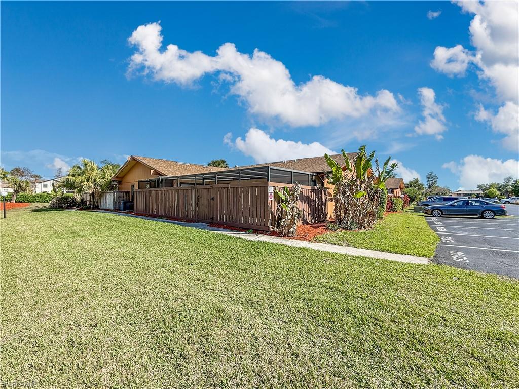 ROYAL WOODS - Residential