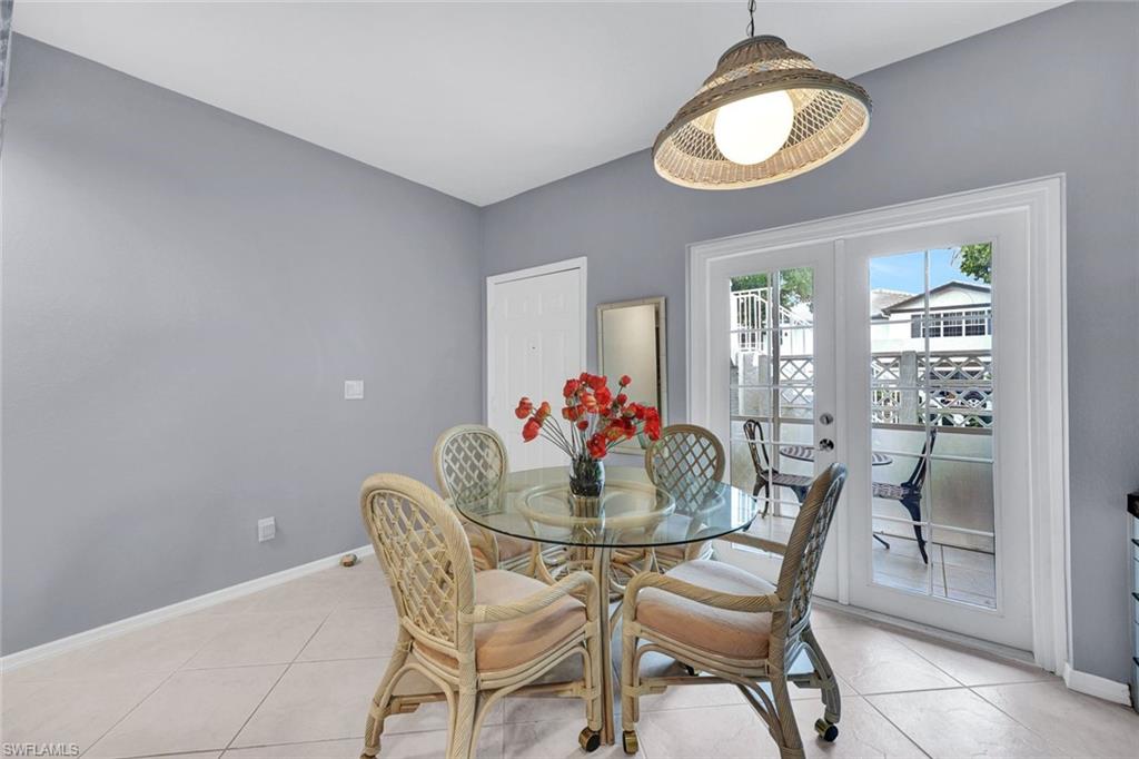 LAUREL OAKS AT PELICAN BAY - Residential Lease