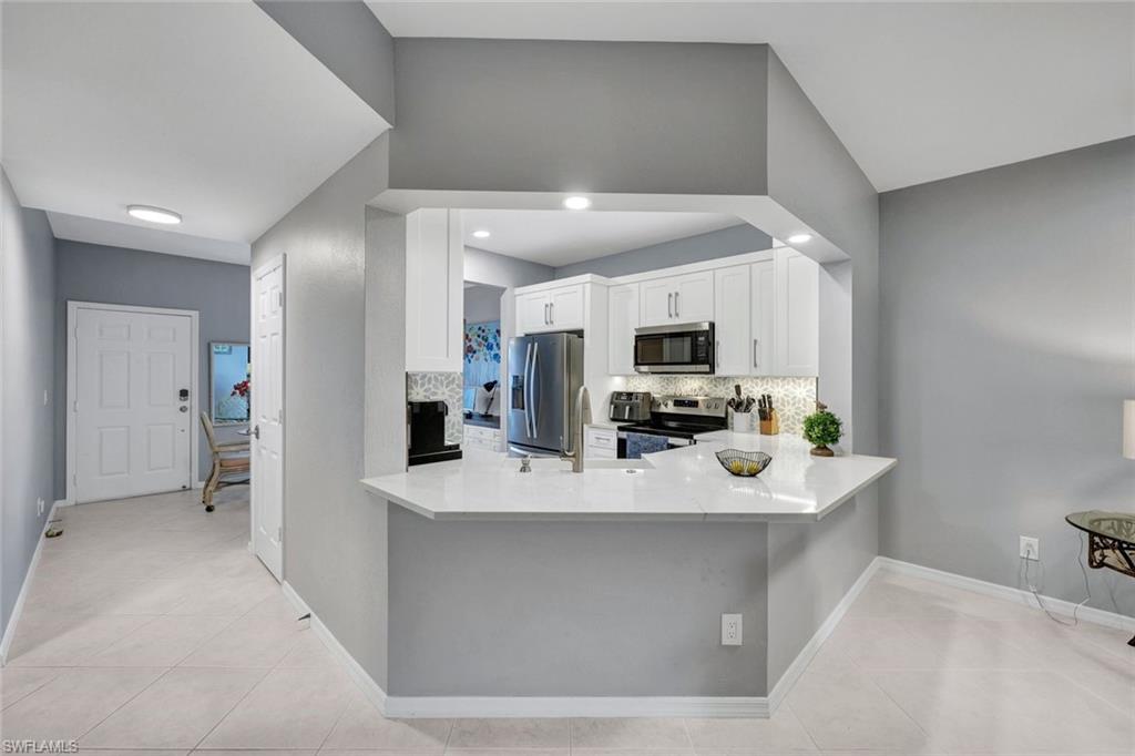 LAUREL OAKS AT PELICAN BAY - Residential Lease