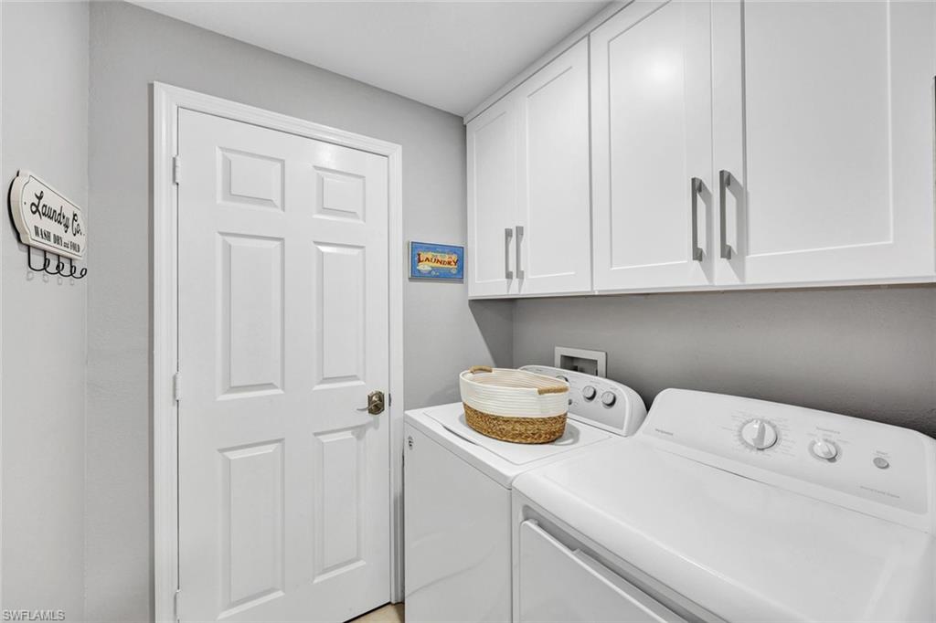 LAUREL OAKS AT PELICAN BAY - Residential Lease