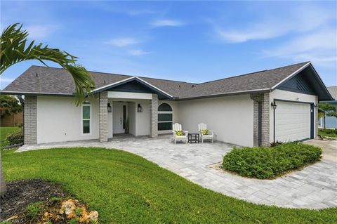 Photo of 132 Bordeaux CIR, NAPLES, FL 34112 (MLS # 226022948)