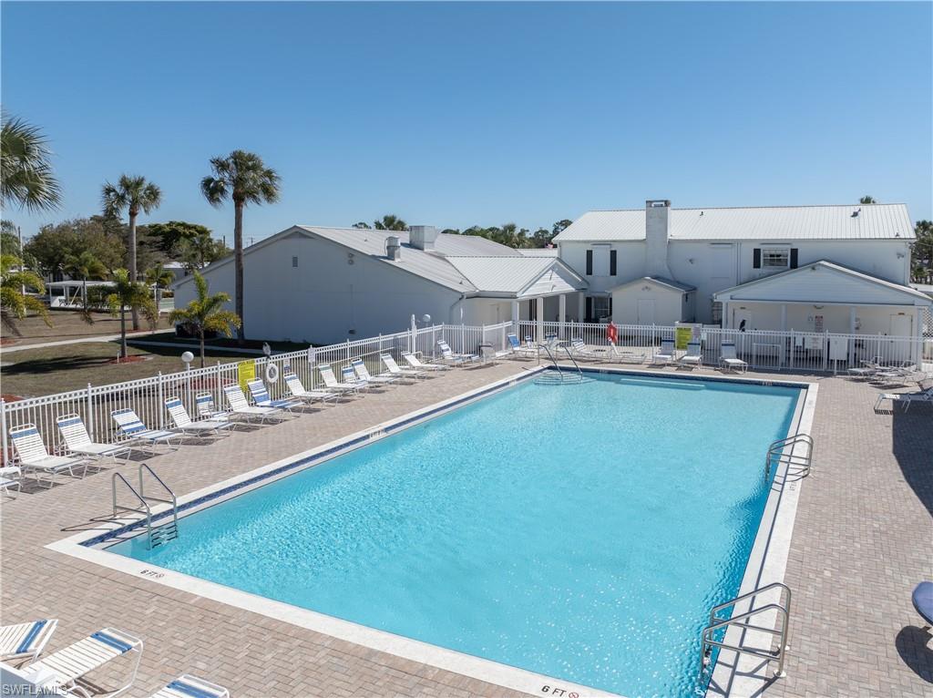 CARRIAGE VILLAGE - Residential