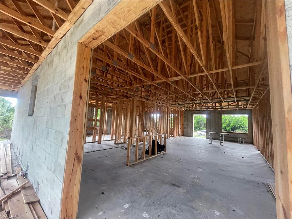 BANYAN VILLAGE - Residential