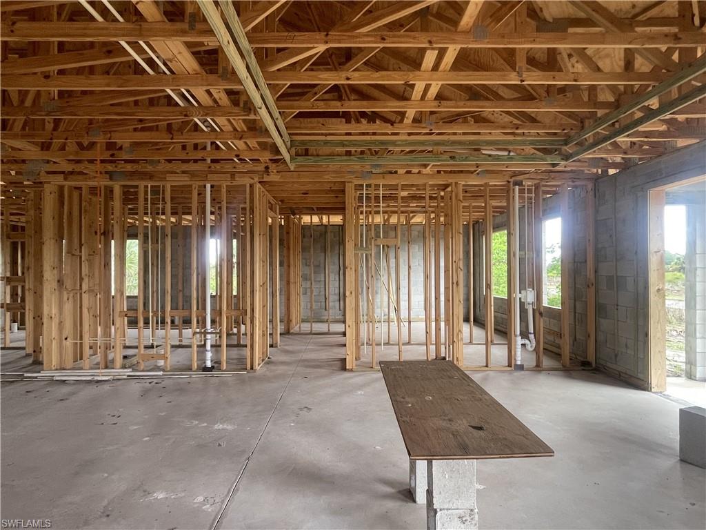 BANYAN VILLAGE - Residential