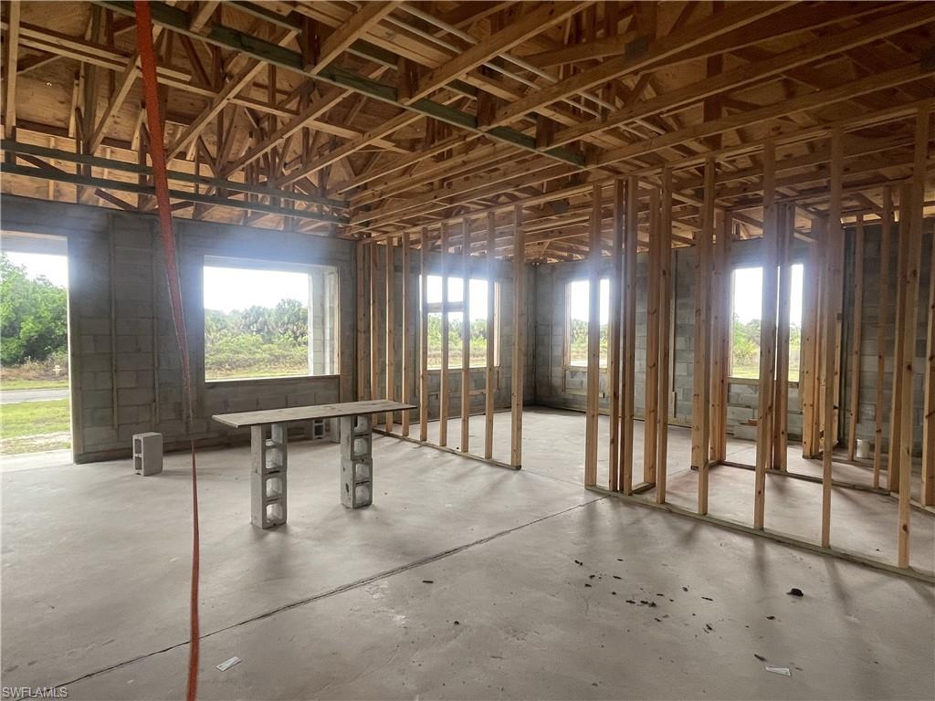 BANYAN VILLAGE - Residential