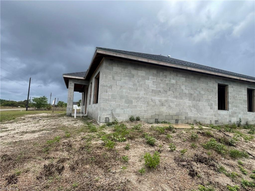 BANYAN VILLAGE - Residential