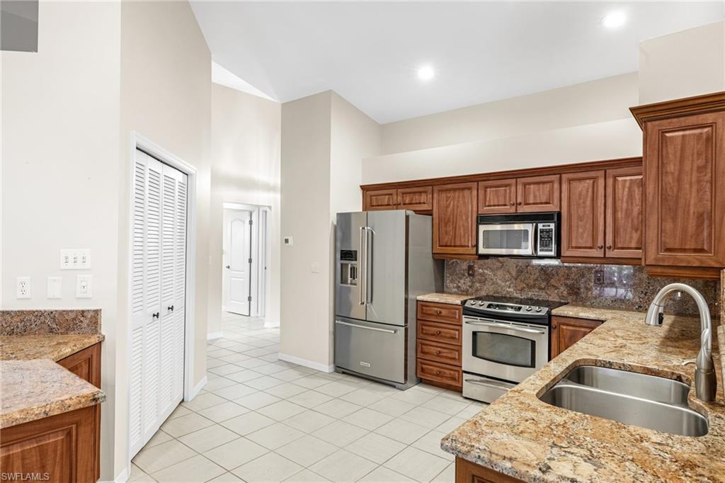 CROSS CREEK ESTATES - Residential