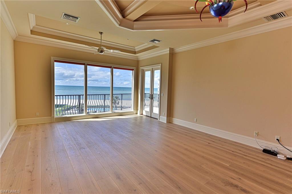 BAREFOOT BEACH - Residential