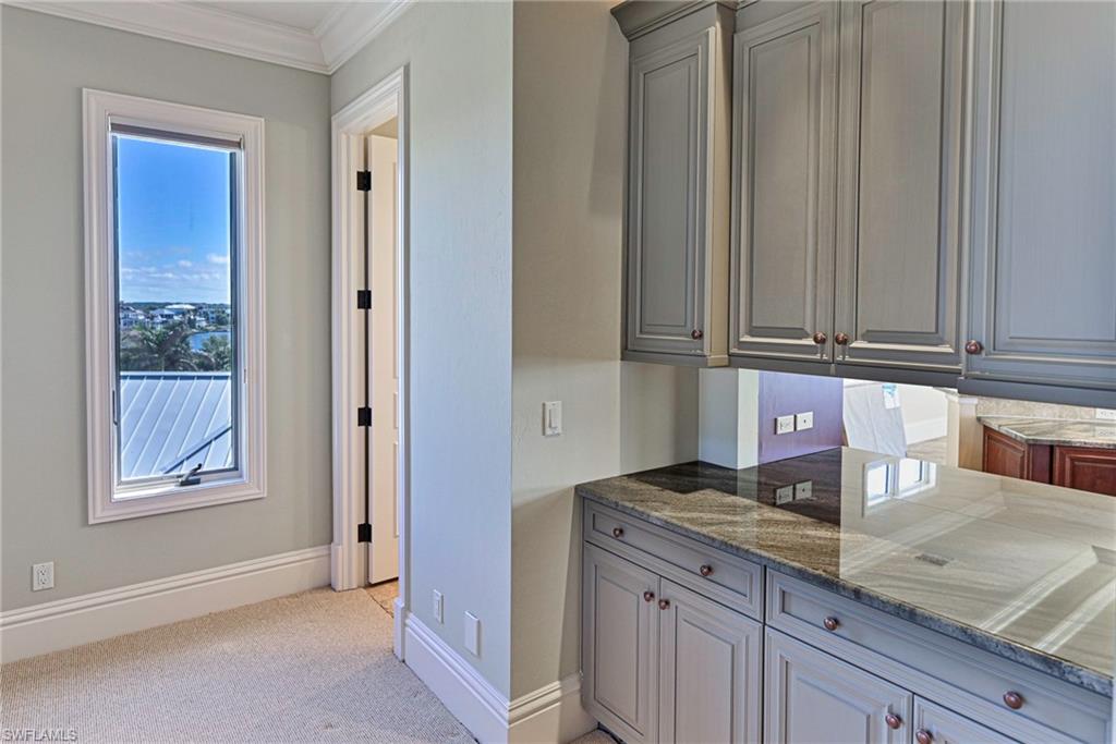 BAREFOOT BEACH - Residential