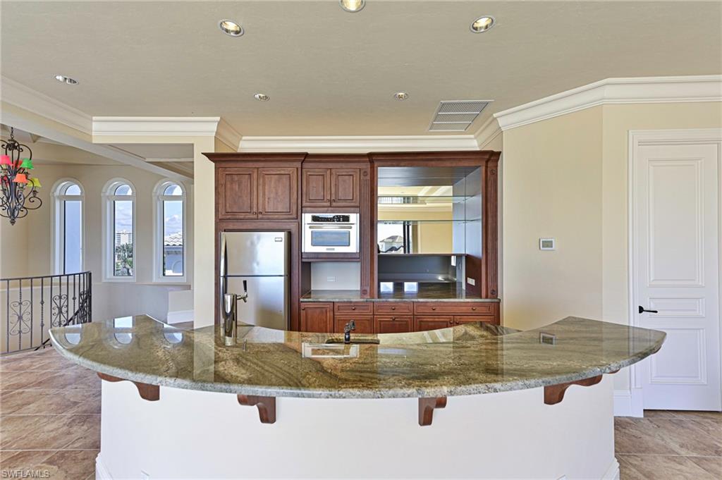 BAREFOOT BEACH - Residential