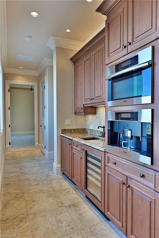 BAREFOOT BEACH - Residential