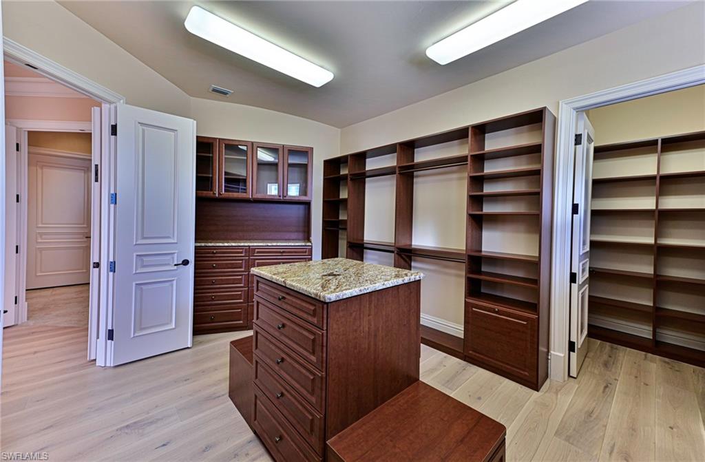 BAREFOOT BEACH - Residential