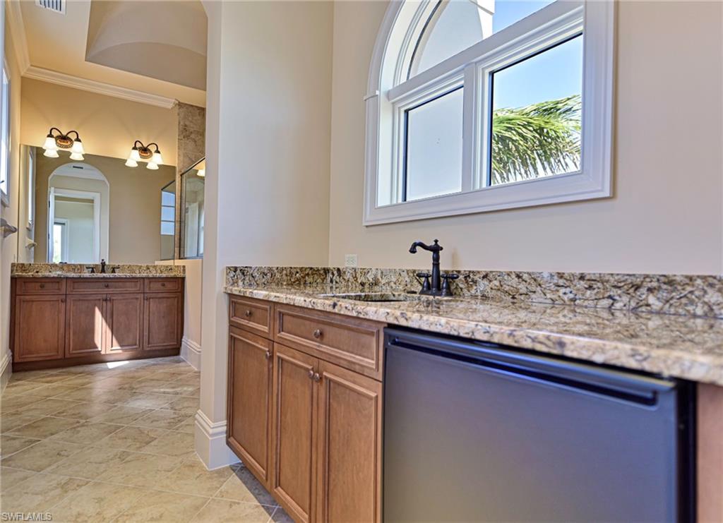 BAREFOOT BEACH - Residential