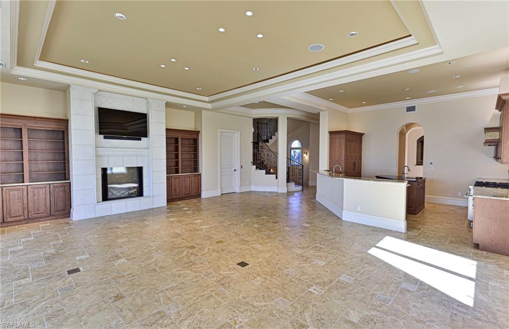 BAREFOOT BEACH - Residential