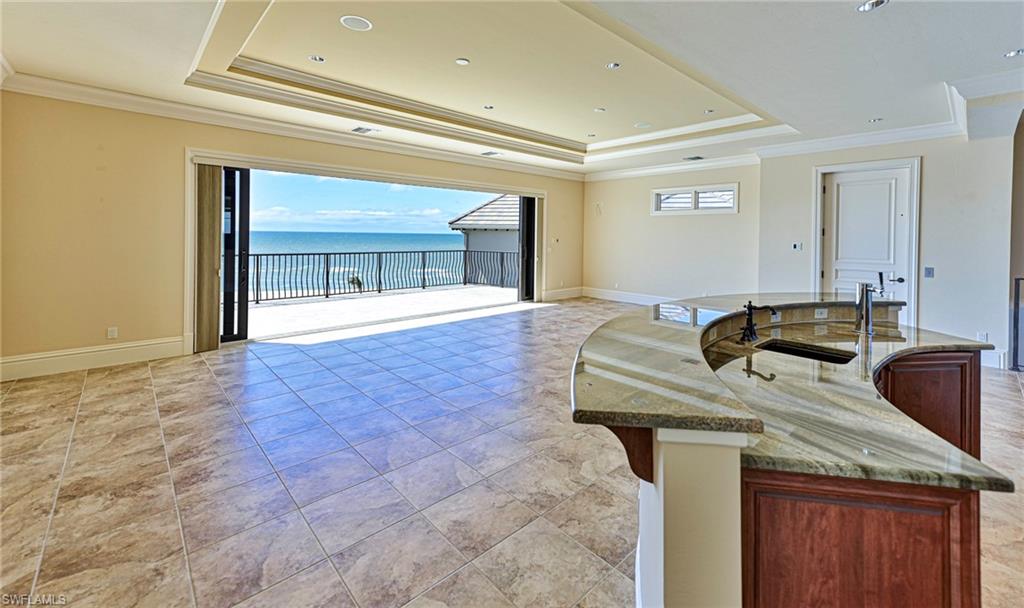 BAREFOOT BEACH - Residential