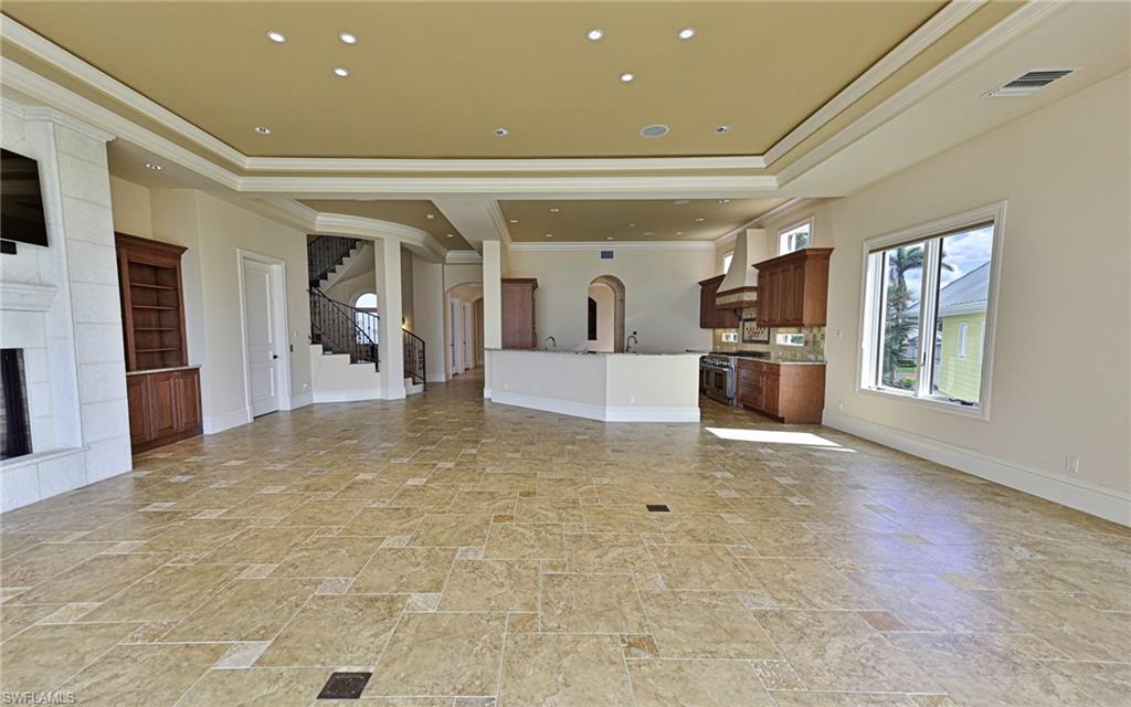 BAREFOOT BEACH - Residential