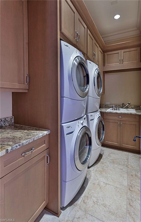 BAREFOOT BEACH - Residential