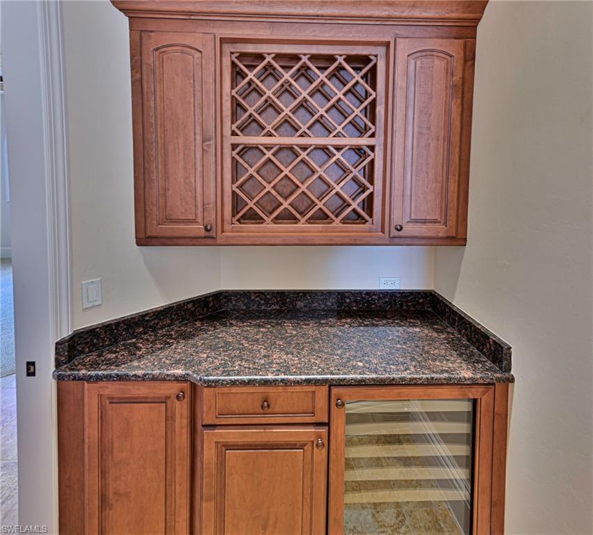 BAREFOOT BEACH - Residential