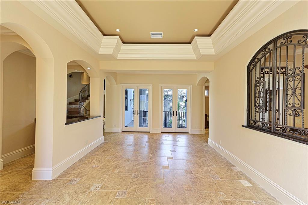 BAREFOOT BEACH - Residential