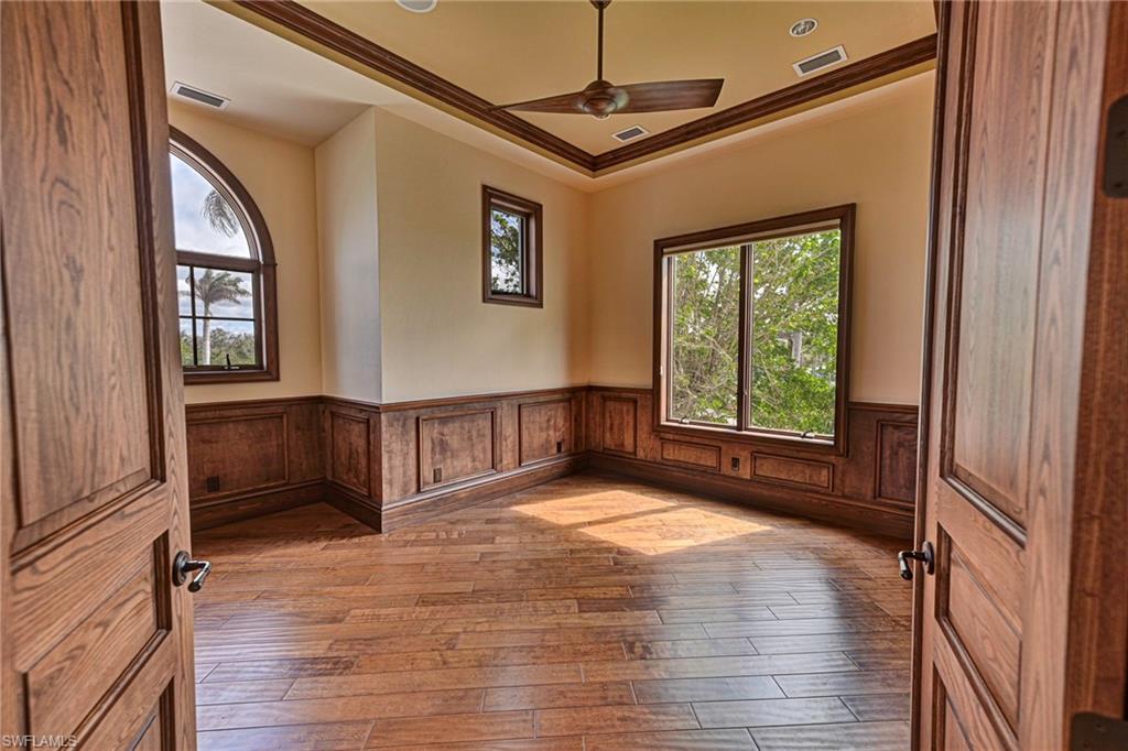 BAREFOOT BEACH - Residential