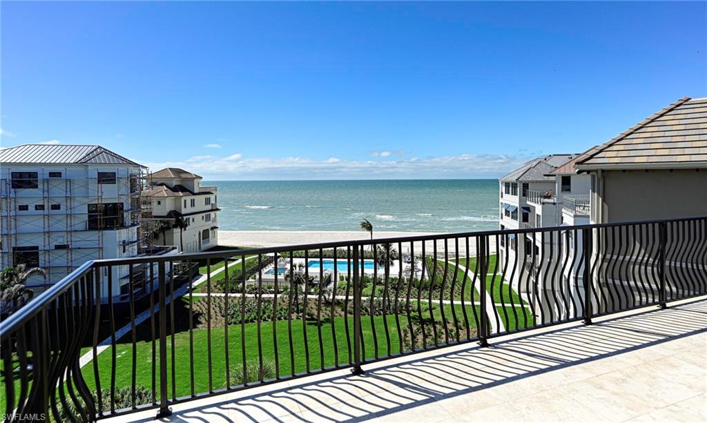 BAREFOOT BEACH - Residential