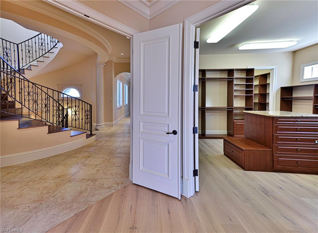 BAREFOOT BEACH - Residential