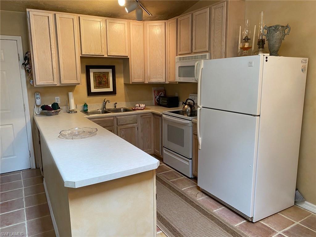 OAKES ESTATES - Residential