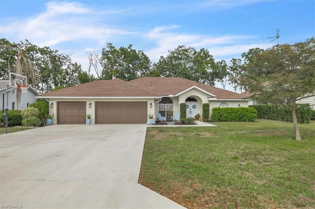 Photo of 488 Henley DR, NAPLES, FL 34104 (MLS # 226009109)
