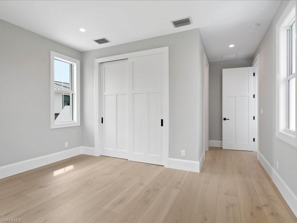 LAKE PARK - Residential