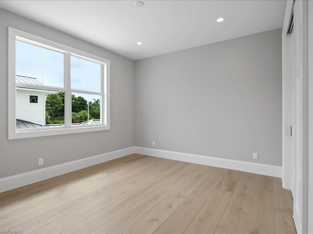 LAKE PARK - Residential