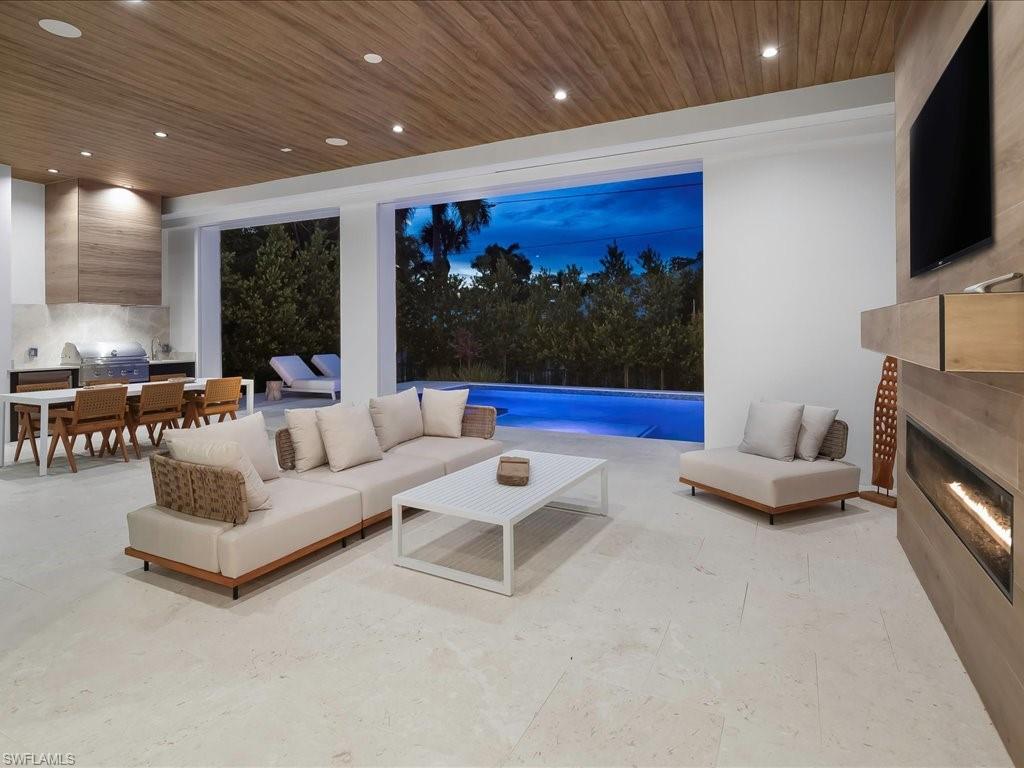 LAKE PARK - Residential