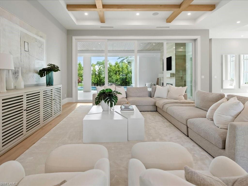 LAKE PARK - Residential