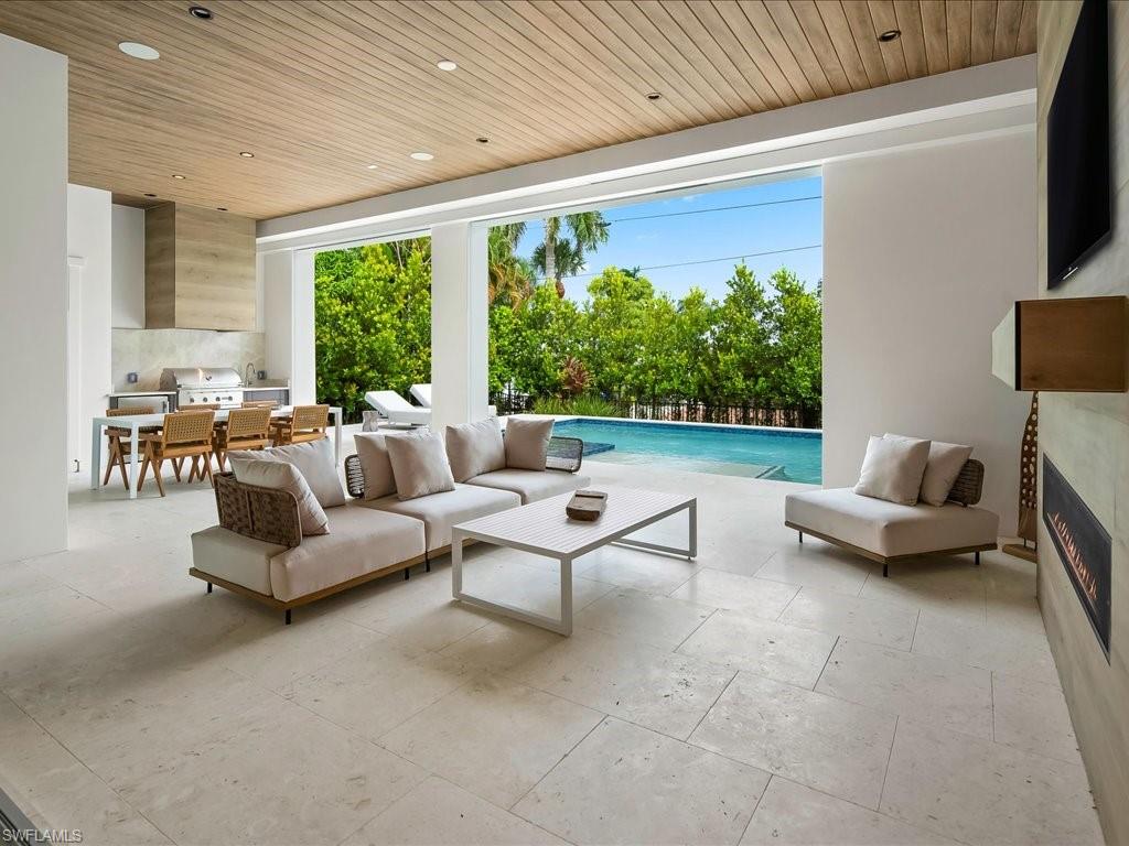 LAKE PARK - Residential