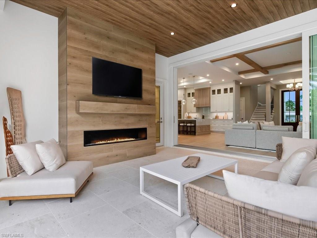 LAKE PARK - Residential