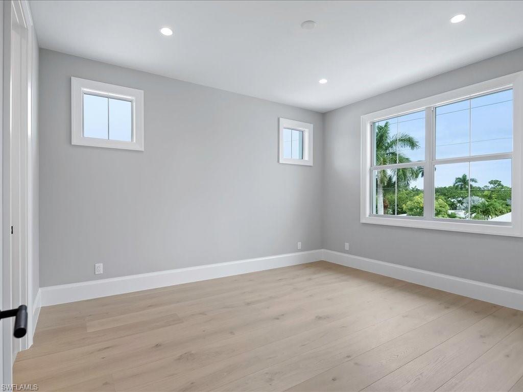 LAKE PARK - Residential