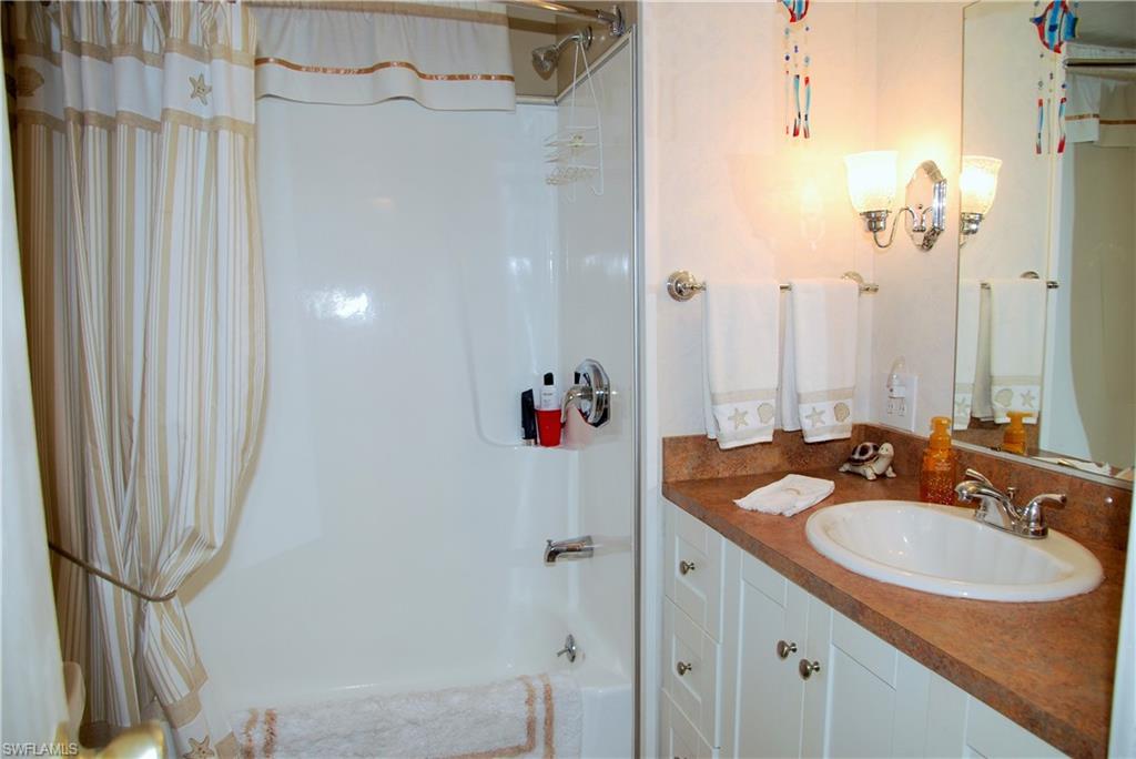 SIX LAKES COUNTRY CLUB - Residential